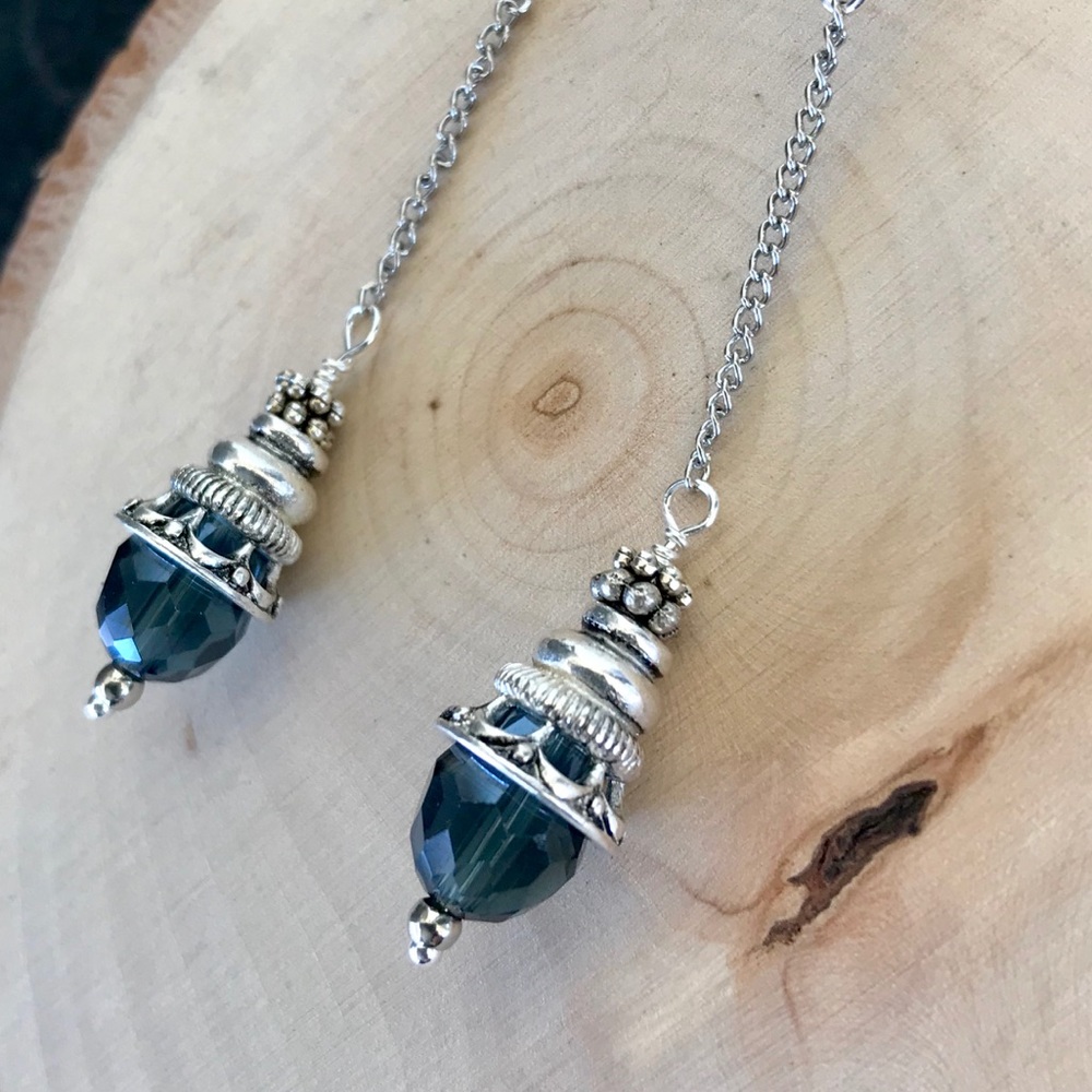 SWAROVSKI Montana chain earrings - Picture 3 of 3